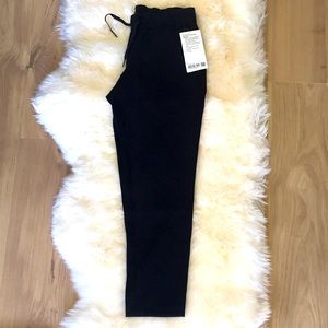 NWT Lululemon On the Fly 7/8 Woven Pant  Size 6